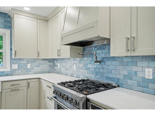175 ST MARYS Ave, Mt Angel, OR 97362