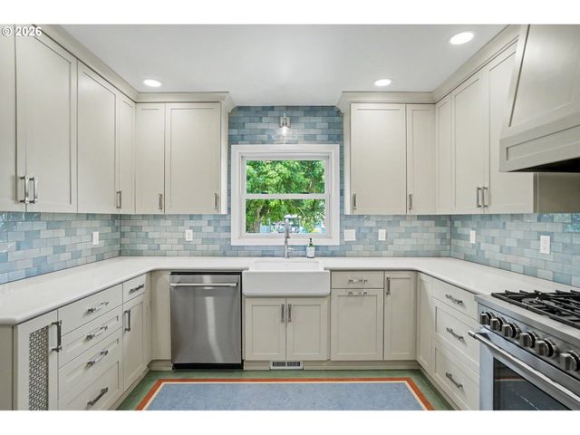 175 ST MARYS Ave, Mt Angel, OR 97362