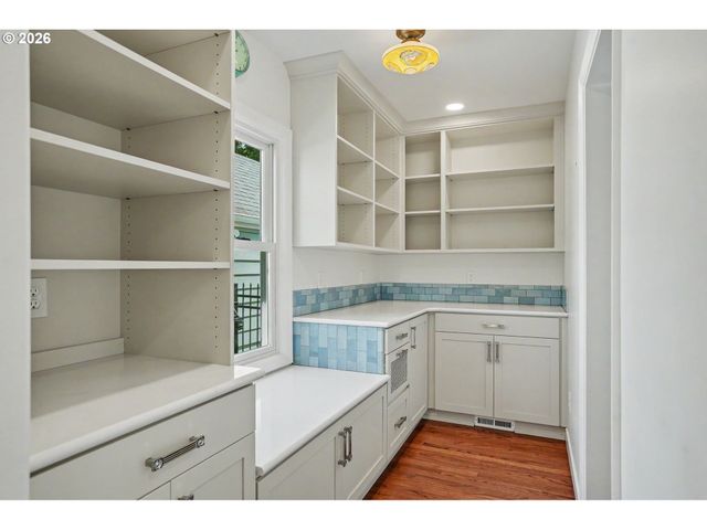 175 ST MARYS Ave, Mt Angel, OR 97362