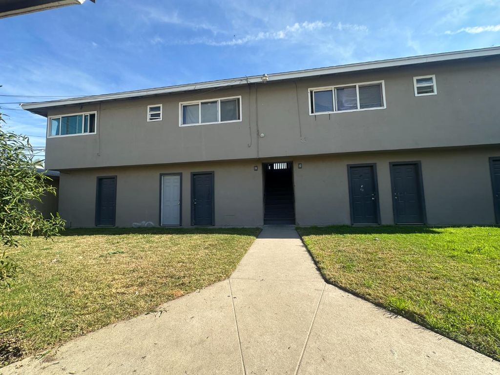 Image 12 of property listing at 422 N Glenn Avenue, Fresno, CA 93701