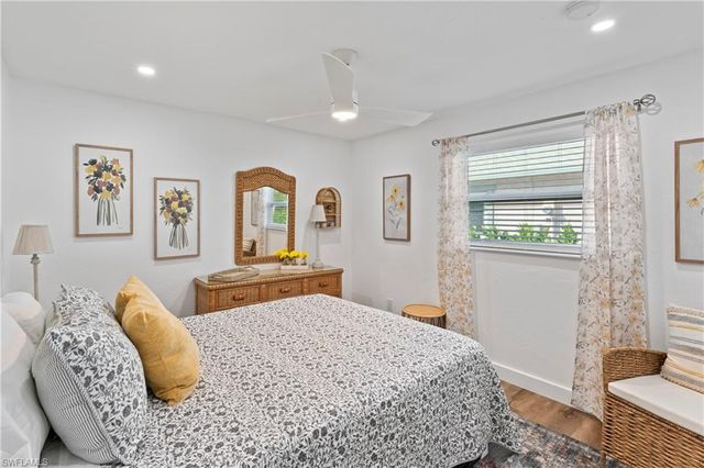543 107th AVE N, Naples, FL 34108