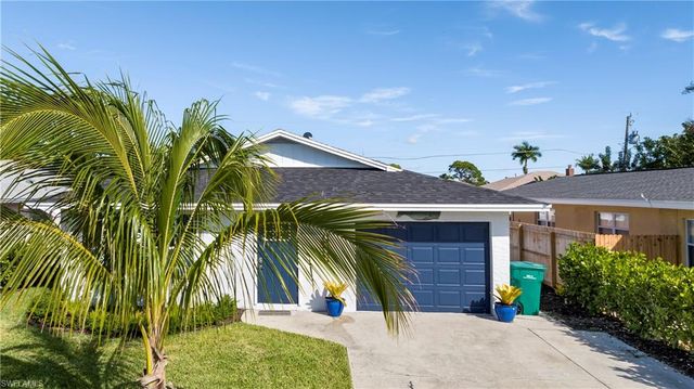 543 107th AVE N, Naples, FL 34108