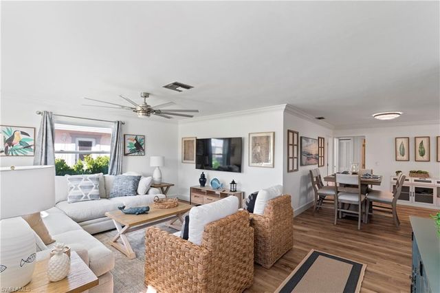 543 107th AVE N, Naples, FL 34108