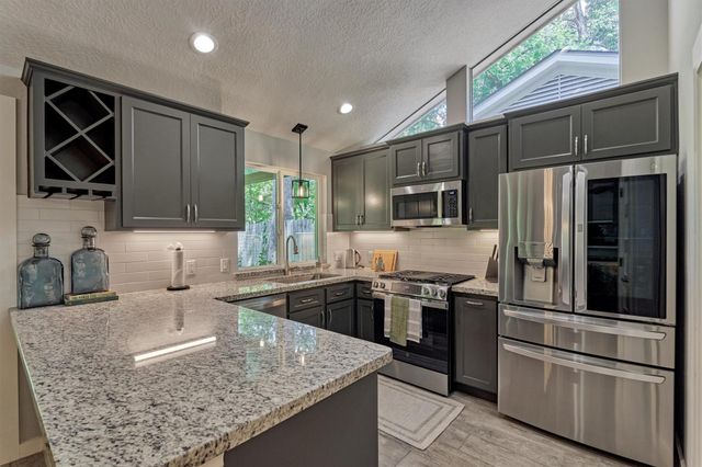 30 E Lance Leaf Road, The Woodlands, TX 77381