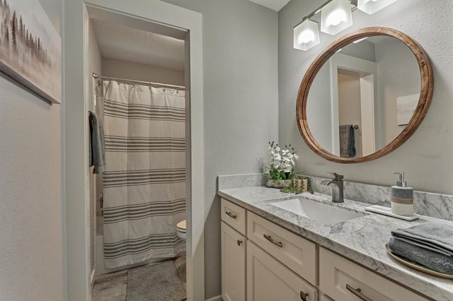 30 E Lance Leaf Road, The Woodlands, TX 77381