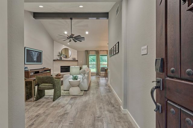 30 E Lance Leaf Road, The Woodlands, TX 77381