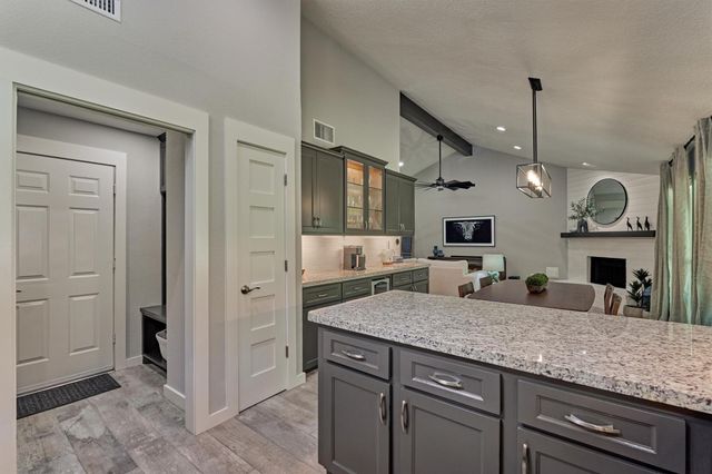 30 E Lance Leaf Road, The Woodlands, TX 77381