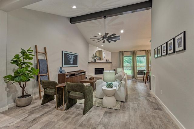 30 E Lance Leaf Road, The Woodlands, TX 77381