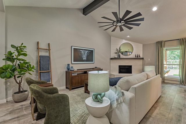 30 E Lance Leaf Road, The Woodlands, TX 77381