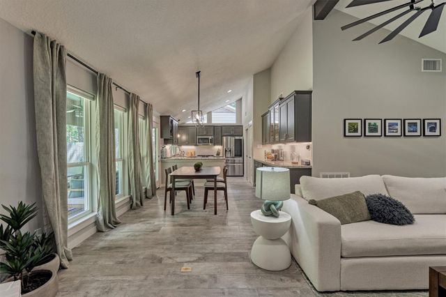30 E Lance Leaf Road, The Woodlands, TX 77381