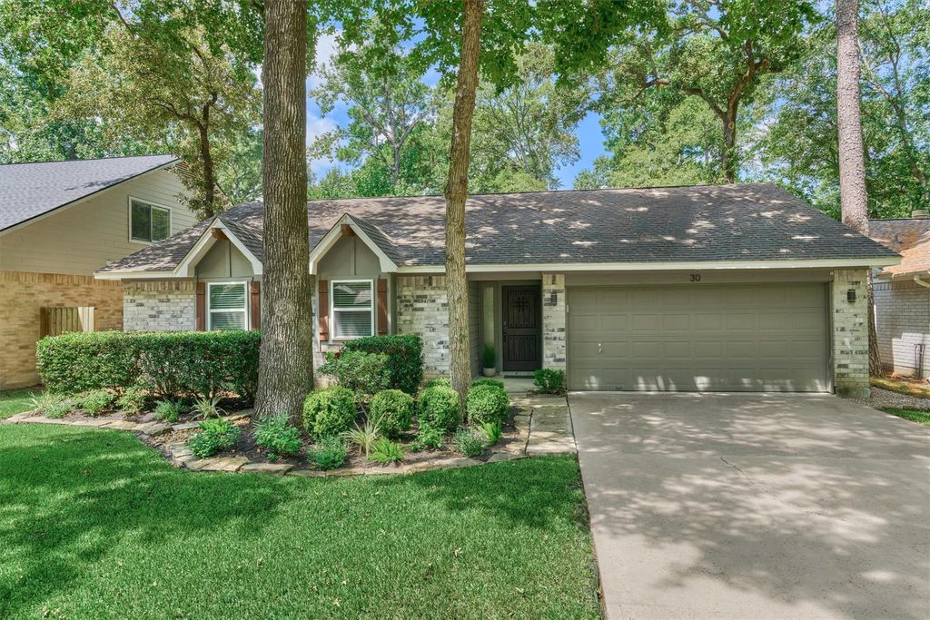 30 E Lance Leaf Road, The Woodlands, TX 77381