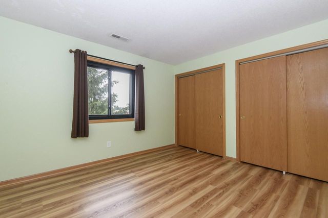 N58W23815 Hastings COURT #8, Sussex, WI 53089