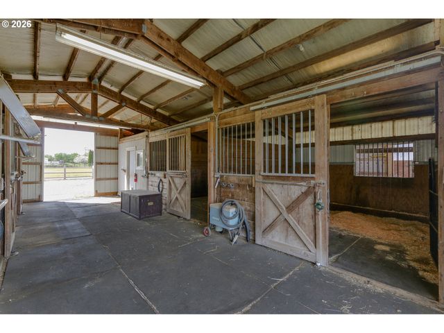 28015 CROSSLEY Ln, Eugene, OR 97402