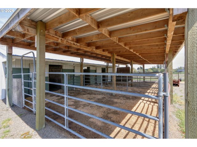 28015 CROSSLEY Ln, Eugene, OR 97402