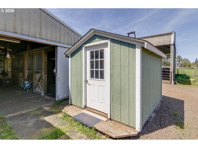 28015 CROSSLEY Ln, Eugene, OR 97402