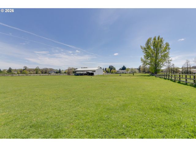 28015 CROSSLEY Ln, Eugene, OR 97402