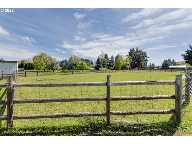 28015 CROSSLEY Ln, Eugene, OR 97402