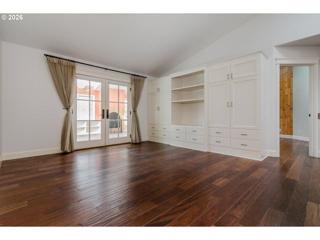 28015 CROSSLEY Ln, Eugene, OR 97402