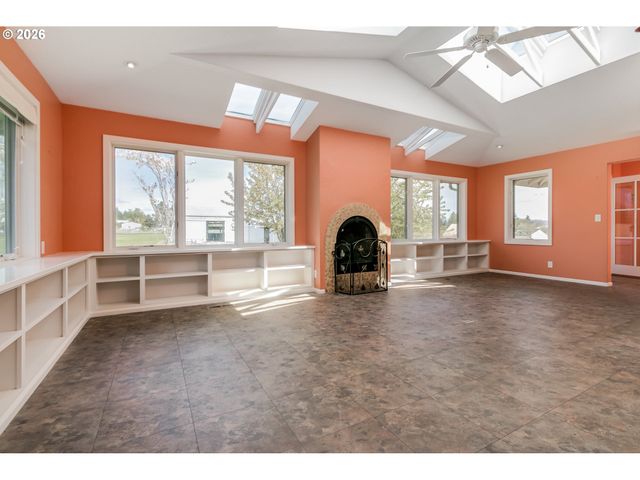 28015 CROSSLEY Ln, Eugene, OR 97402