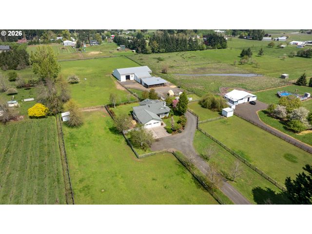 28015 CROSSLEY Ln, Eugene, OR 97402