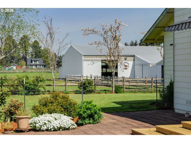 28015 CROSSLEY Ln, Eugene, OR 97402