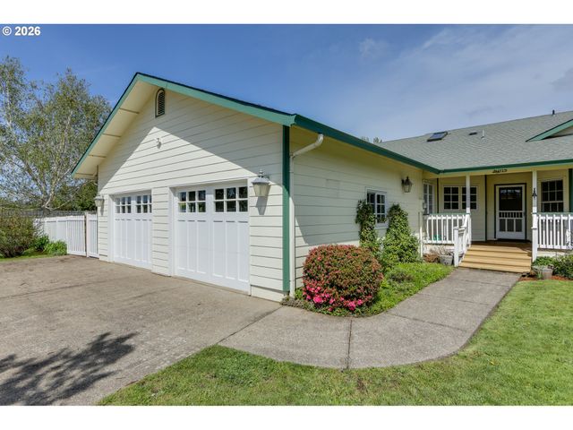 28015 CROSSLEY Ln, Eugene, OR 97402