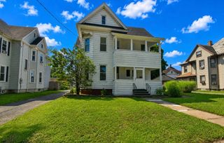 30 Laurel St, Holyoke, MA 01040