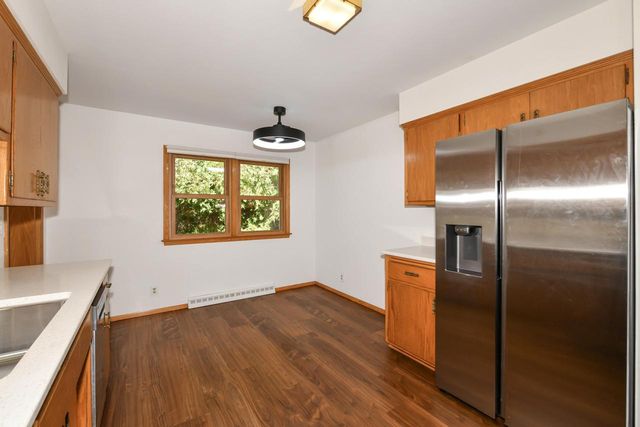 5152 Maplewood DRIVE, Greendale, WI 53129