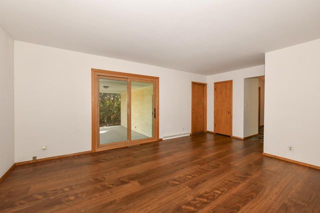 5152 Maplewood DRIVE, Greendale, WI 53129