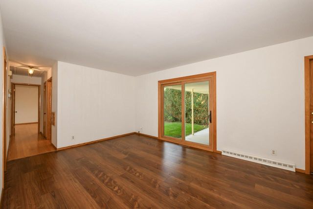 5152 Maplewood DRIVE, Greendale, WI 53129