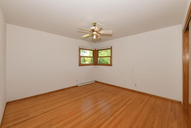 5152 Maplewood DRIVE, Greendale, WI 53129