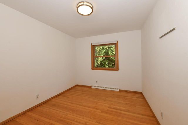 5152 Maplewood DRIVE, Greendale, WI 53129