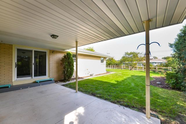 5152 Maplewood DRIVE, Greendale, WI 53129