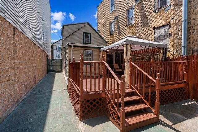 134 36TH ST, Union City, NJ 07087