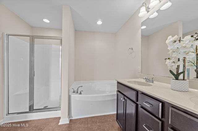 3661 Thornbrook Drive, Greenville, NC 27834