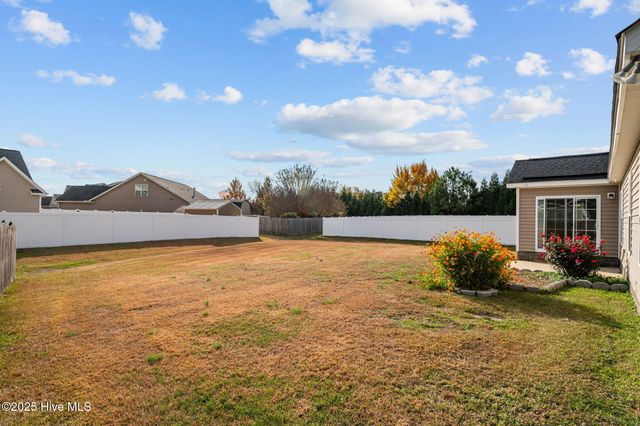 3661 Thornbrook Drive, Greenville, NC 27834