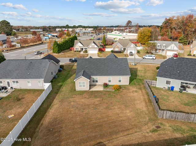 3661 Thornbrook Drive, Greenville, NC 27834