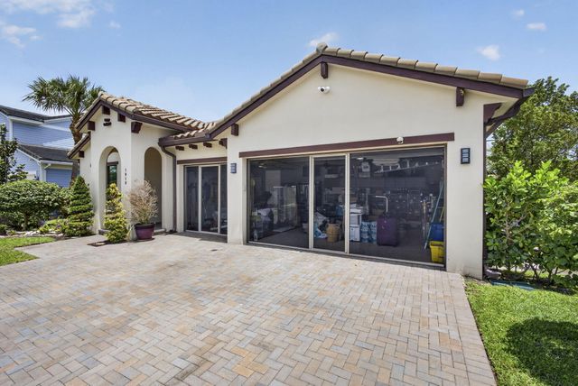 1010 Sweetgrass Street, Loxahatchee, FL 33470