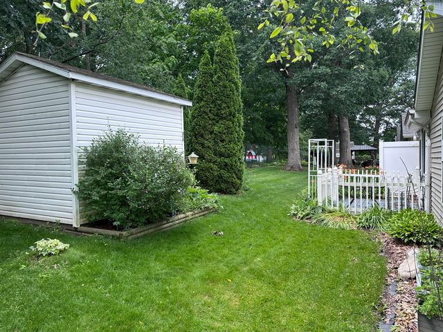 4411 W 92nd Place, Merrillville, IN 46410