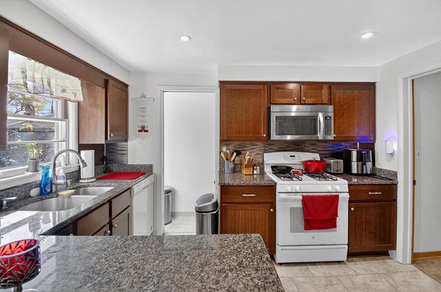 4707 Wilson ROAD, Kenosha, WI 53142