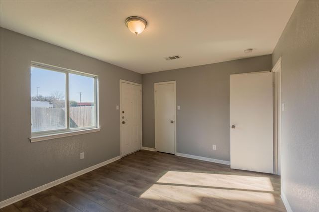 319 Rawhide Loop, Round Rock, TX 78681