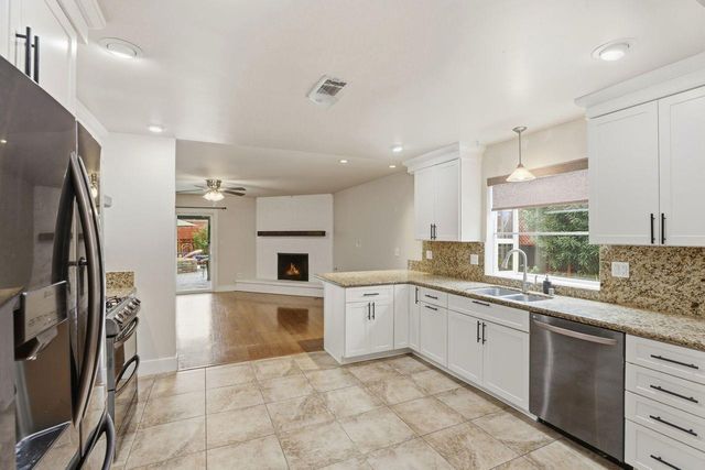 8961 Van Gogh Cir, Fair Oaks, CA 95628