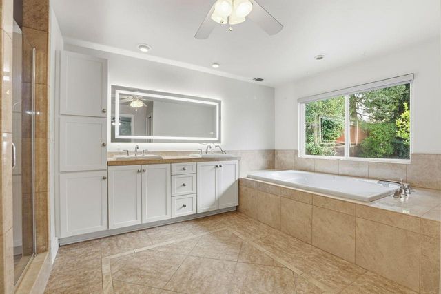 8961 Van Gogh Cir, Fair Oaks, CA 95628