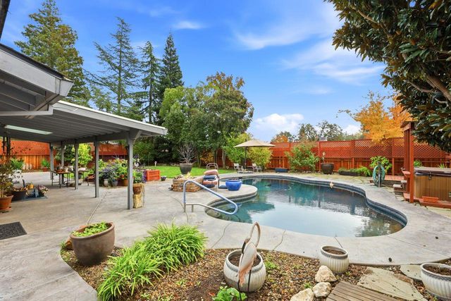 8961 Van Gogh Cir, Fair Oaks, CA 95628