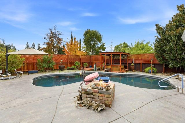 8961 Van Gogh Cir, Fair Oaks, CA 95628