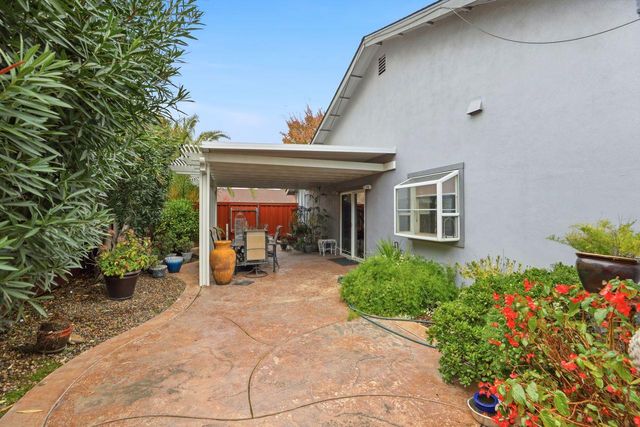 8961 Van Gogh Cir, Fair Oaks, CA 95628