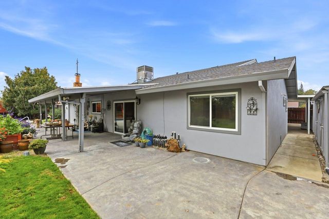 8961 Van Gogh Cir, Fair Oaks, CA 95628