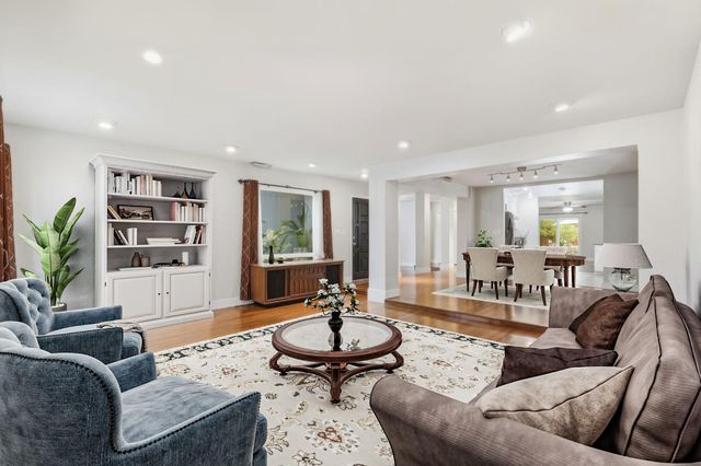 8961 Van Gogh Cir, Fair Oaks, CA 95628