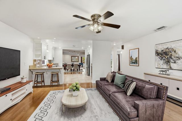 8961 Van Gogh Cir, Fair Oaks, CA 95628