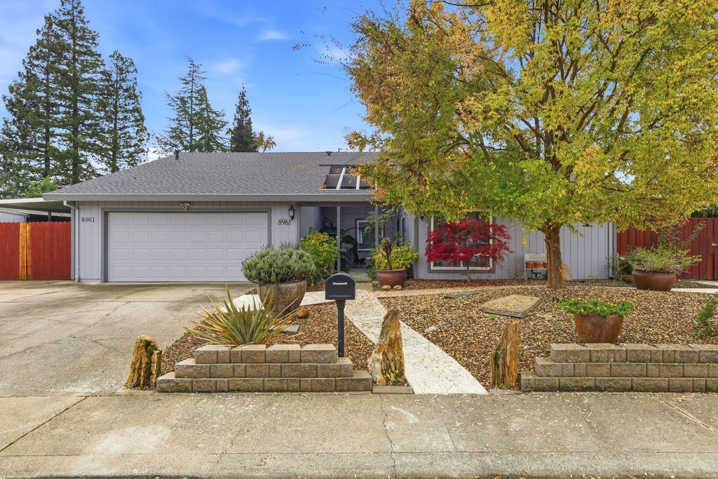 8961 Van Gogh Cir, Fair Oaks, CA 95628